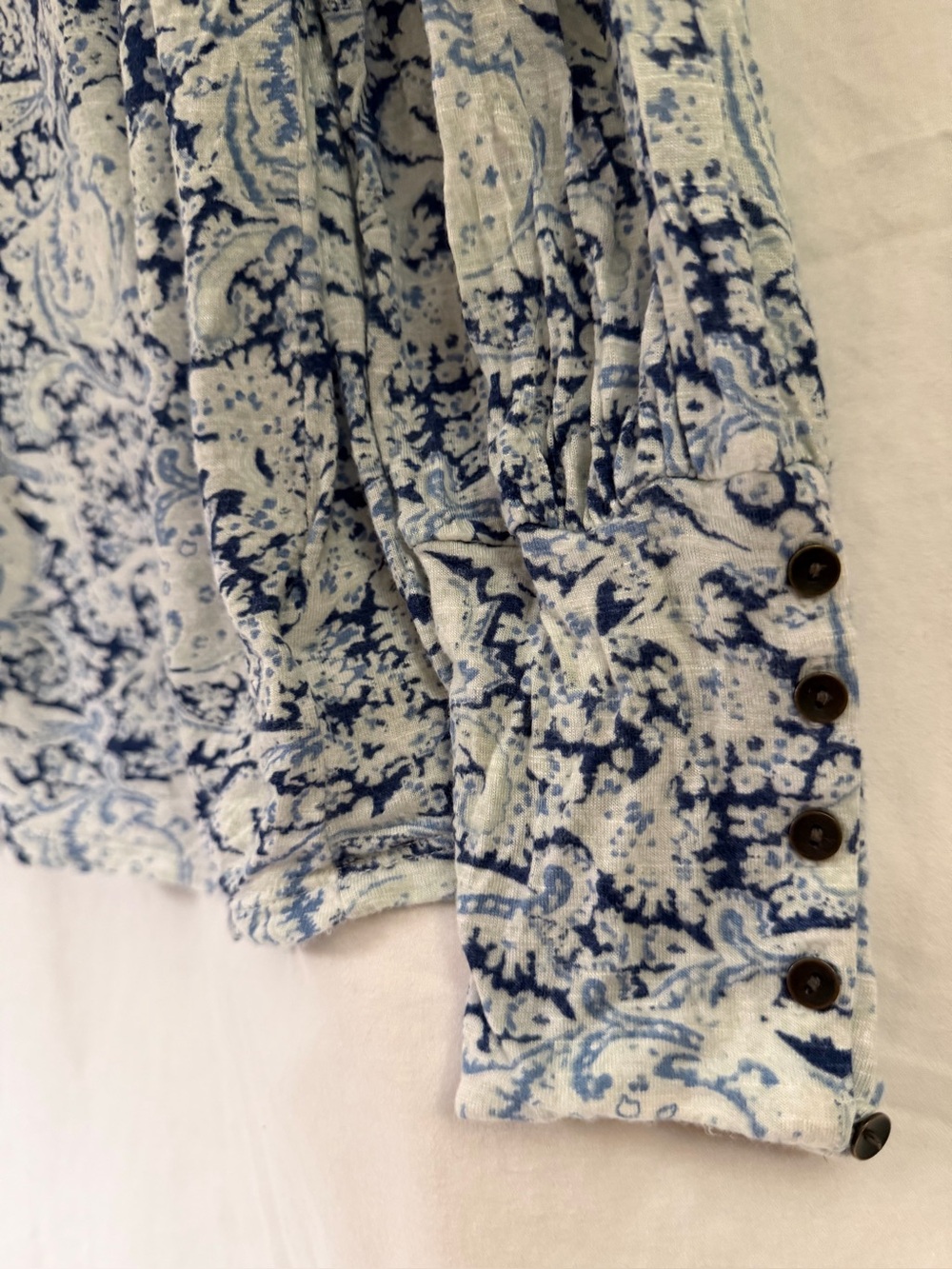 Lucky brand blue and cream lightweight top with extra buttons size small